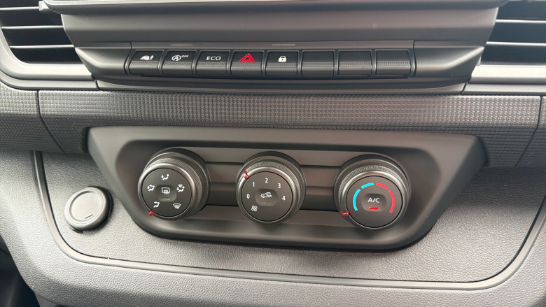 Renault Trafic Swb Diesel SL30 Blue dCi 130 Advance [Safety] Van